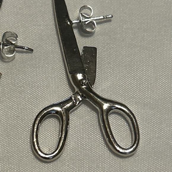 Pierced Earrings Scissors Cutting Silver Metal Jewelry Emo Goth hair Stylist new - Picture 2 of 7